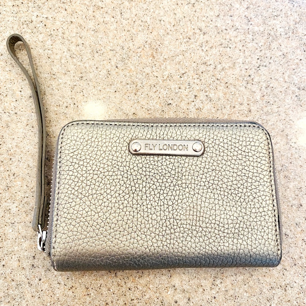🐝Fly London Lexy Leather Clutch Wallet🐝